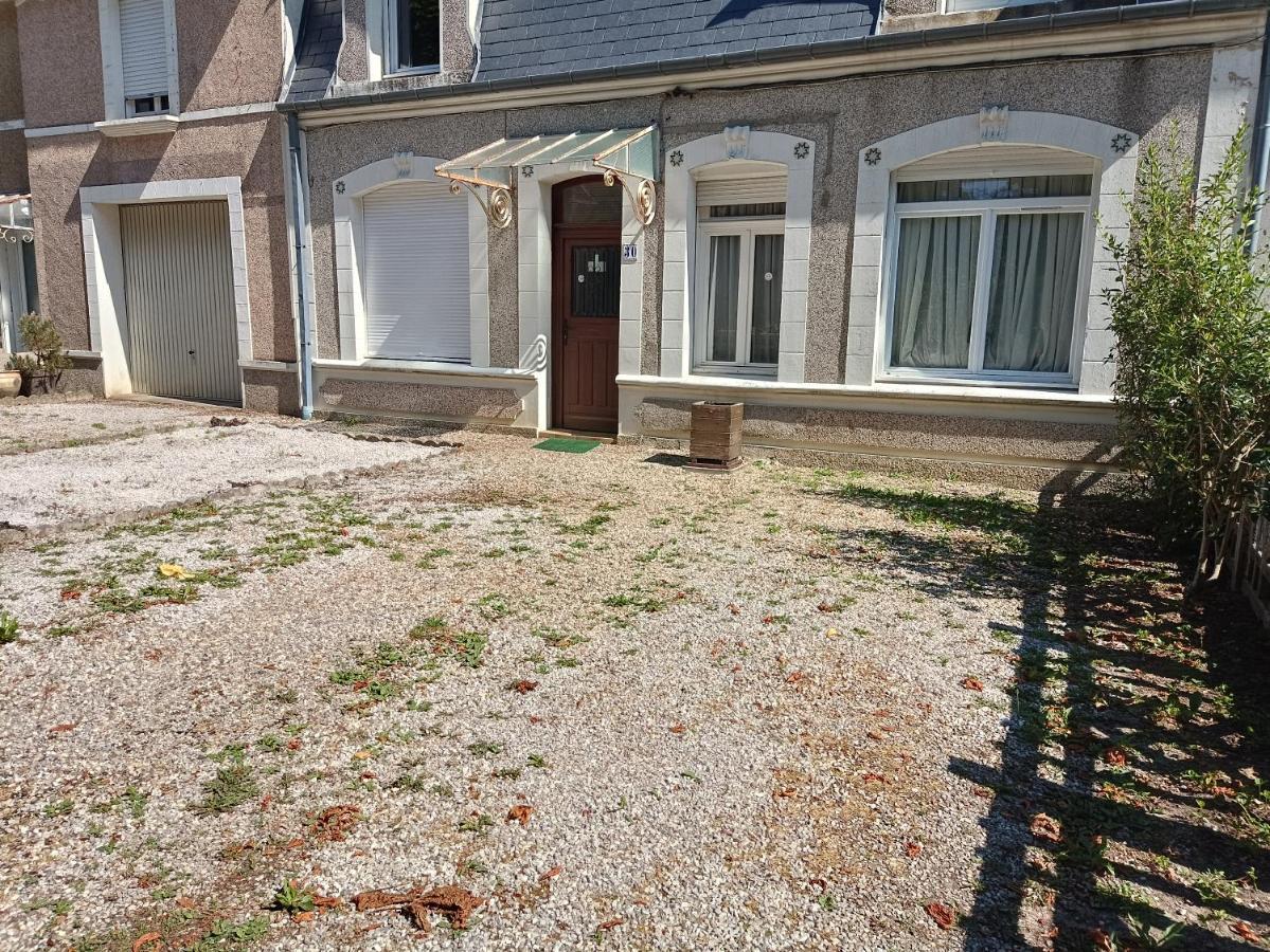 Lit 2 Personnes Grand Bureau Apartman Fruges Kültér fotó