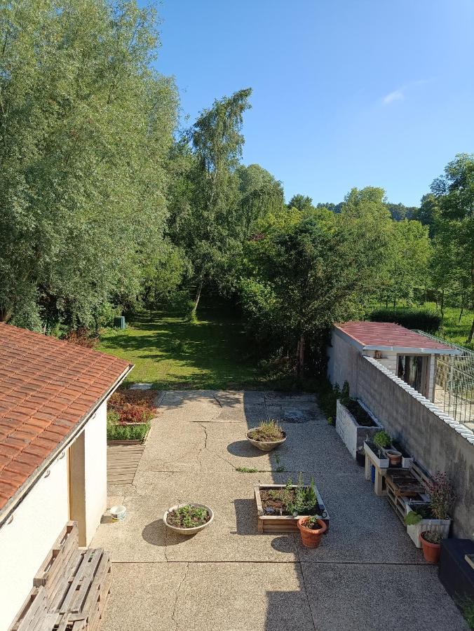 Lit 2 Personnes Grand Bureau Apartman Fruges Kültér fotó