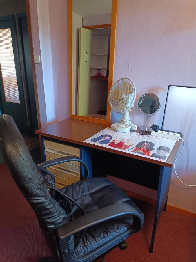 Lit 2 Personnes Grand Bureau Apartman Fruges Kültér fotó